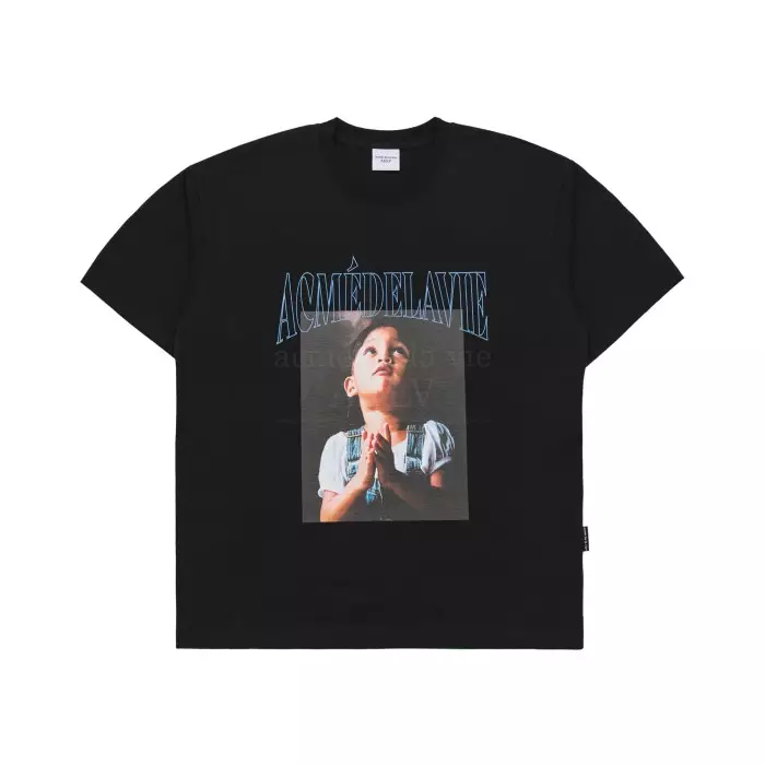 ADLV DTP PRAY GIRL BABY FACE SHORT SLEEVE T-SHIRT BLACK