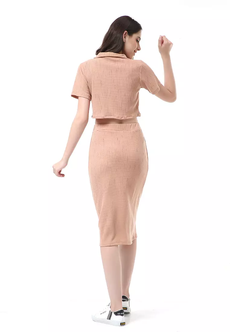 Nayra One Set Setelan Atasan Crop Lengan Pendek Rok Wanita Plain Motive Material Knit ORIGINAL - Chocolate