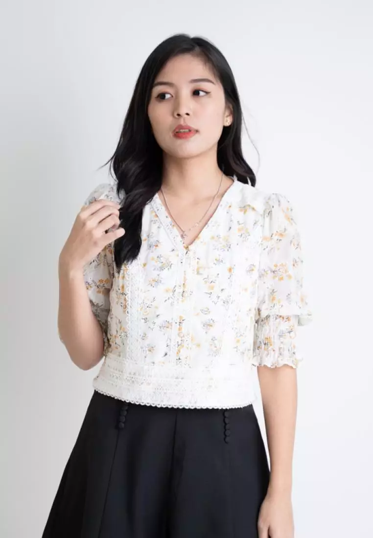 Blouse with elastic sales waistband