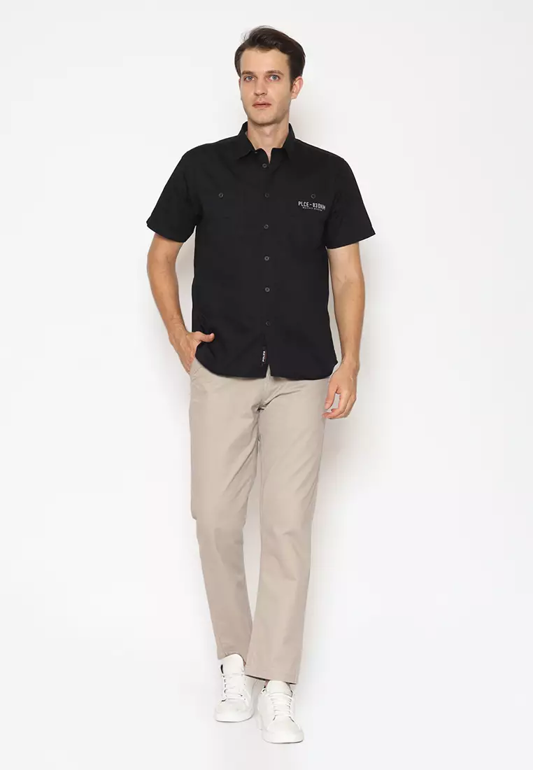 POLICE Kemeja Polos Cotton Twill Kantong Dua Black Regular Fit Pria