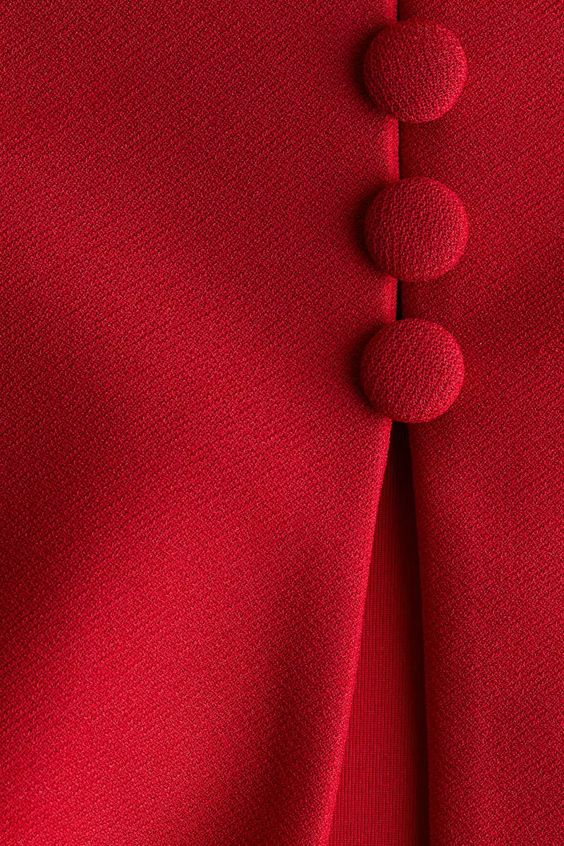 Collarless hourglass blazer