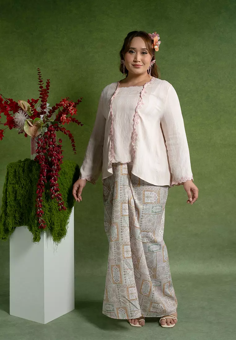 Rina Plus size 2-in-1 Kebaya Set