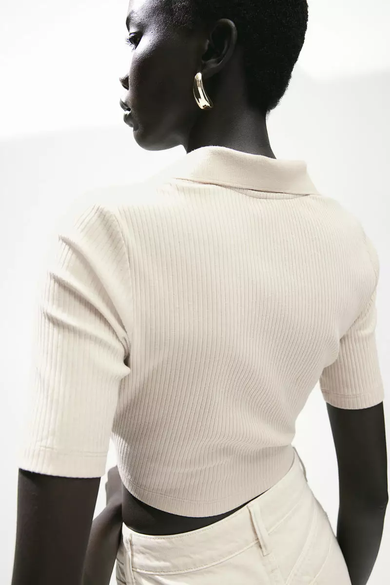 Ribbed collared top