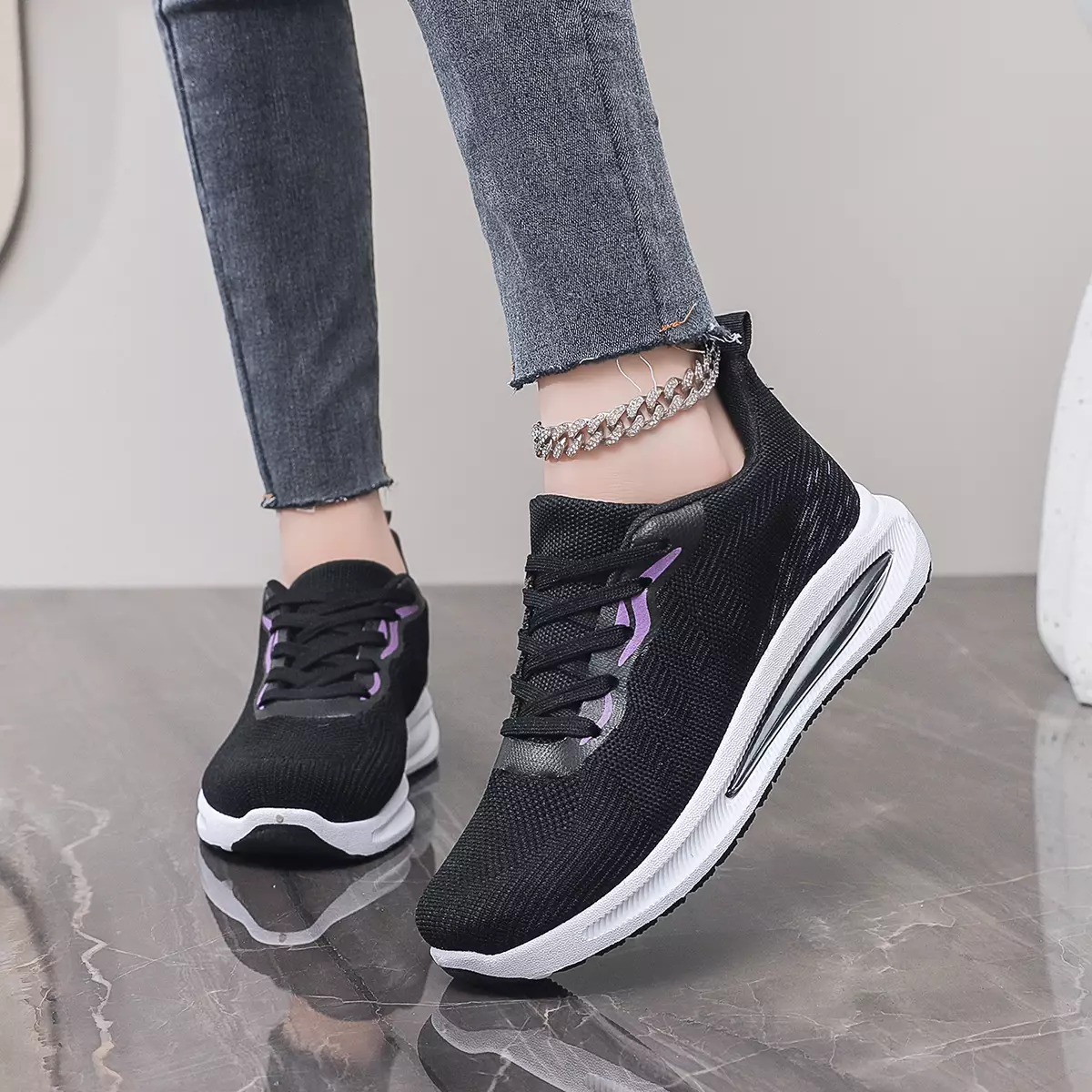 Sneakers Harian Nyaman & Modis – Gaya Simpel ala Korea Look
