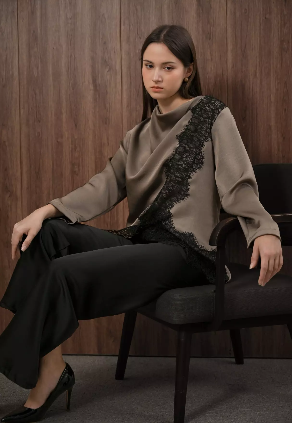 Elora Blouse - Ebony