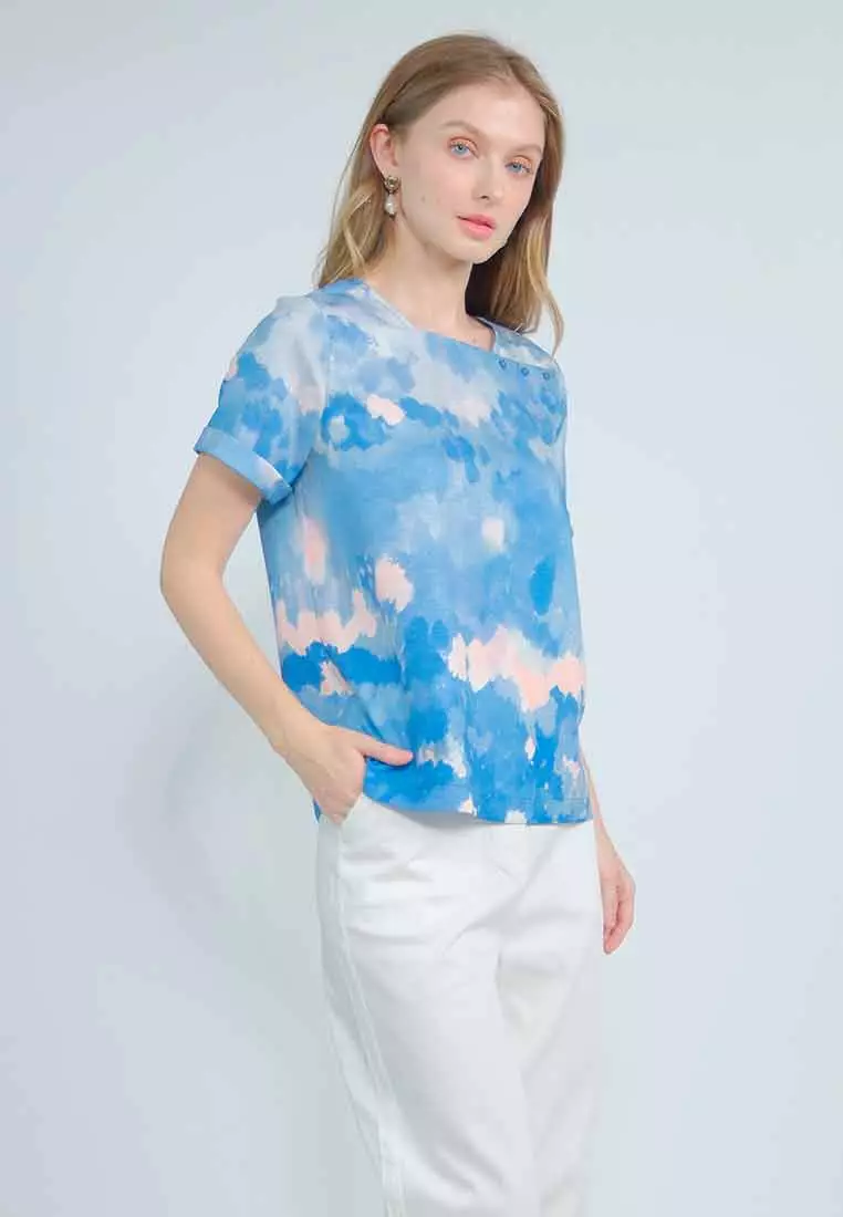Evania Short Sleeves Top in Abstract Nature Print