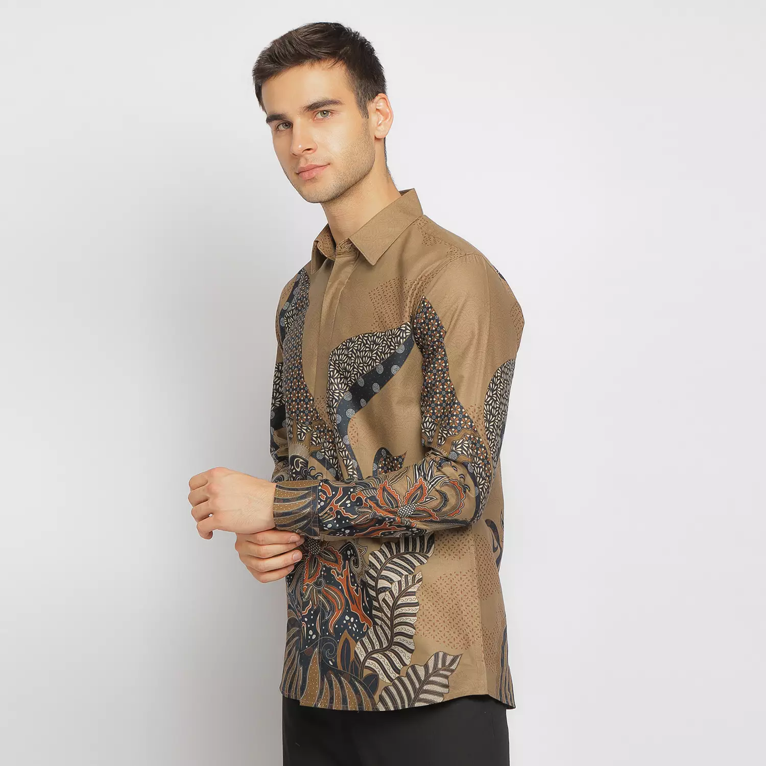 Slimfit Vendra Kemeja Batik Pria Lengan Panjang