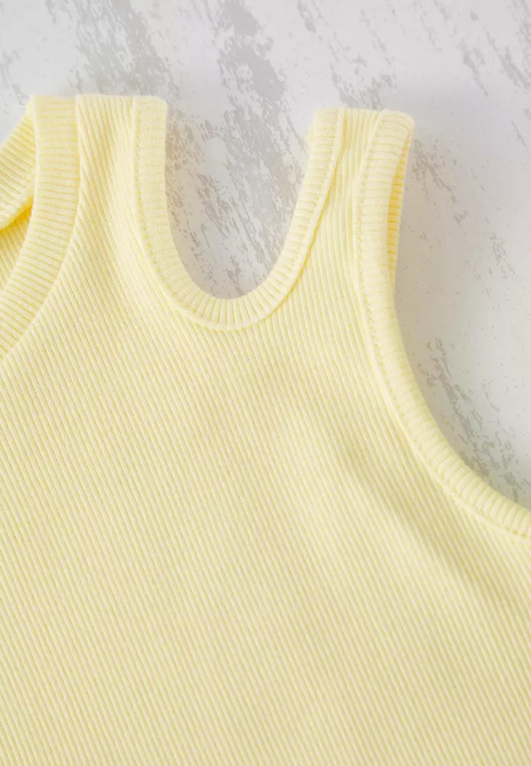 Cut Out Detailed Tank Top