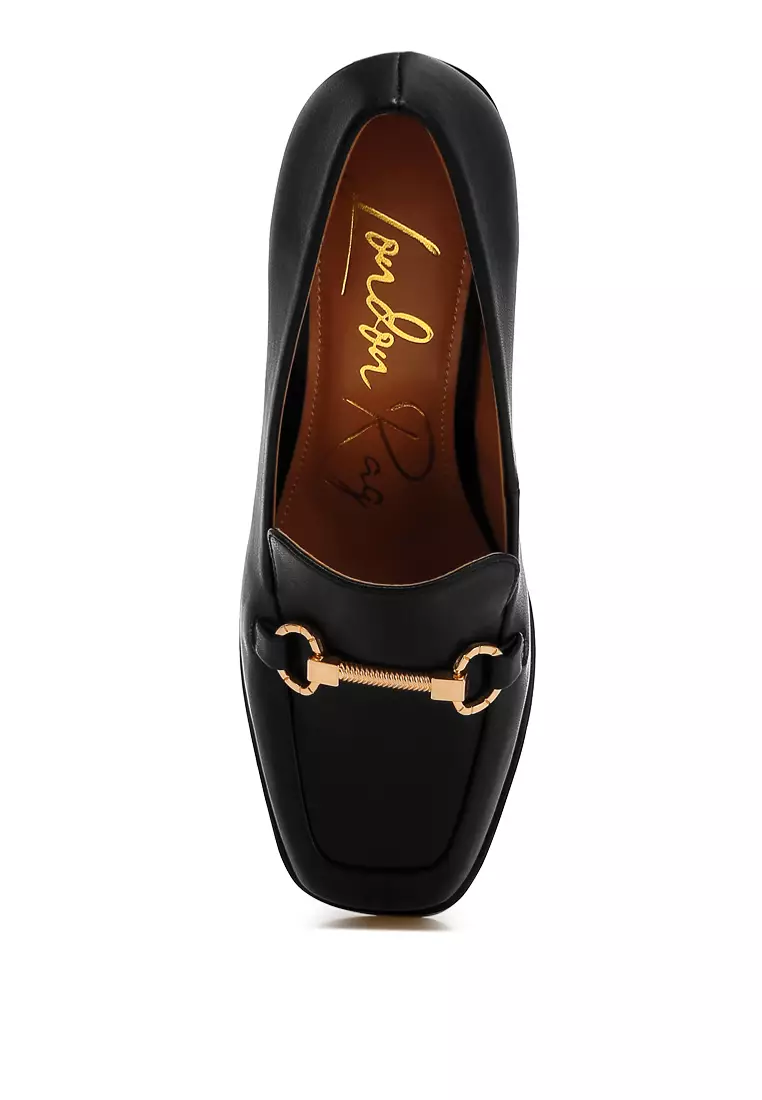 Sepatu Loafer Klasik dengan Hak Blok dan Warna Hitam