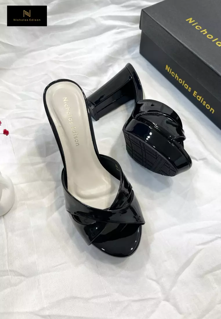 Heel Nola Black