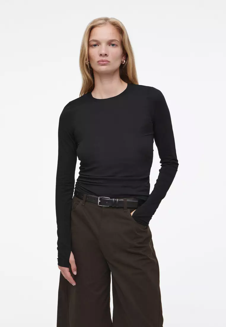 SLIM LIGHTWEIGHT LONG-SLEEVED TOP