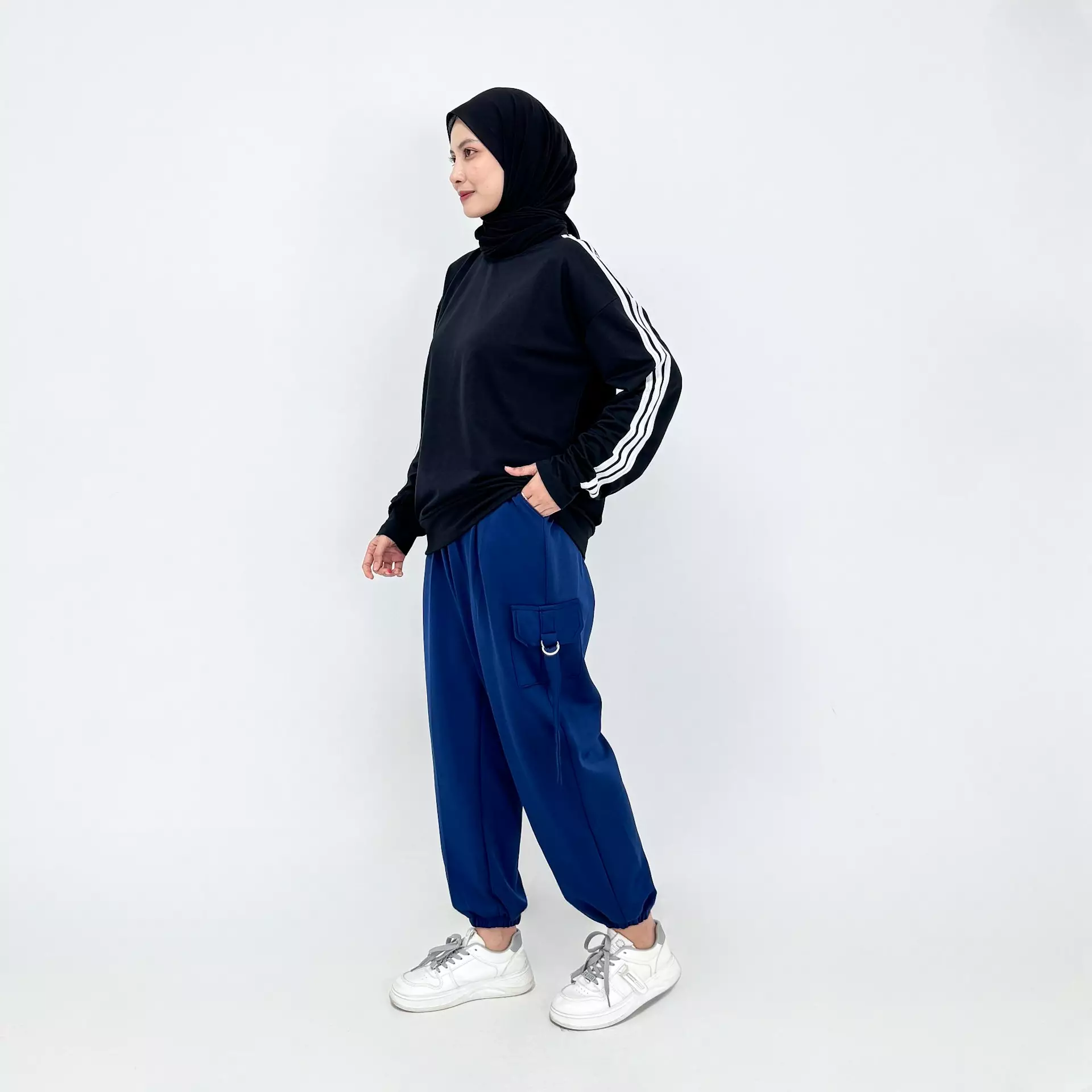 Setelan Olahraga Jogger Yolana 