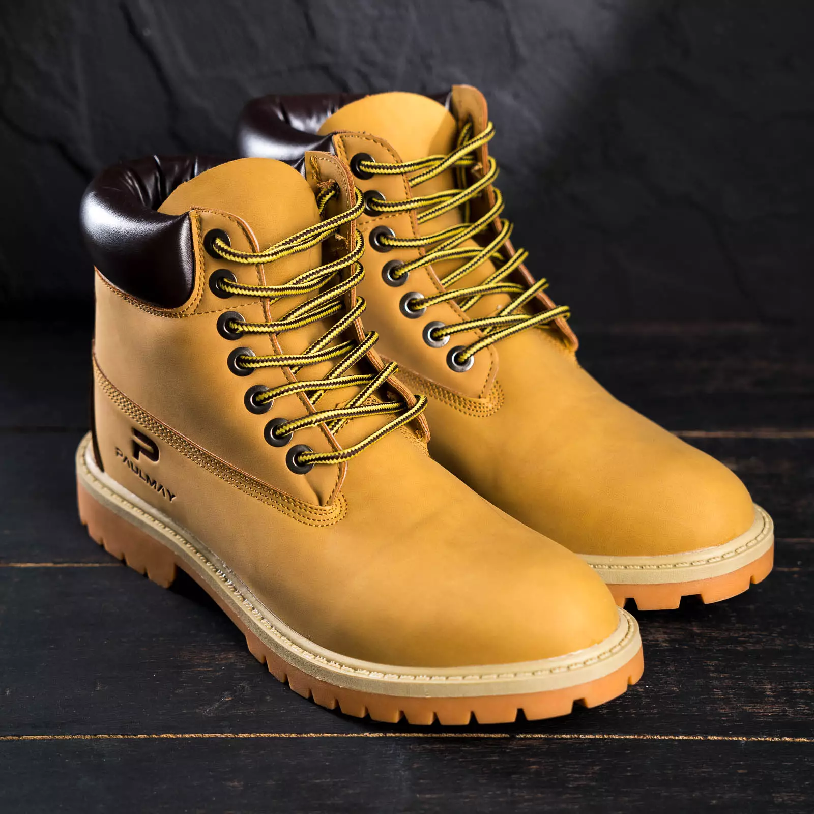 Sepatu boot hot sale sneakers wanita