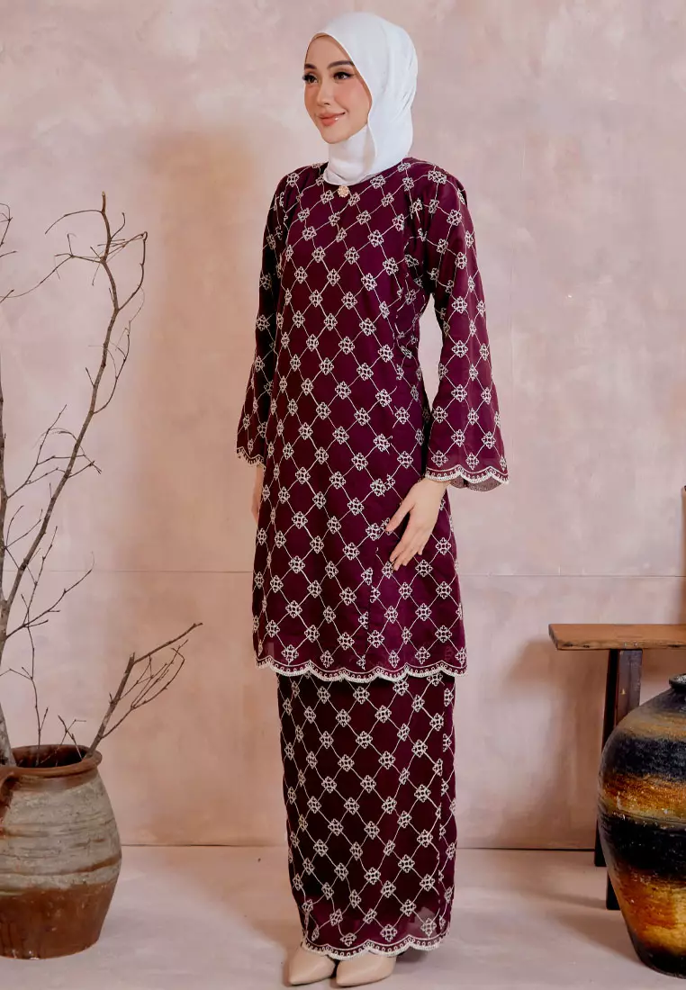 Mahsuri 2.0 Luxe Embroidery Baju Kurung Pahang Kipas Belakang