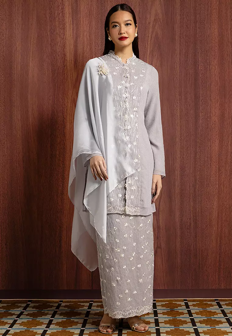 ARIANA EMBROIDERY KEBAYA SET WITH SHAWL