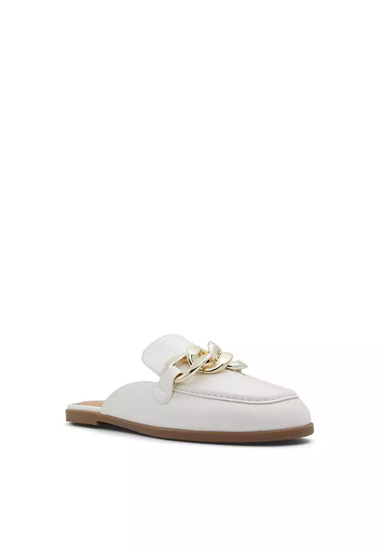 Call it spring slip on top