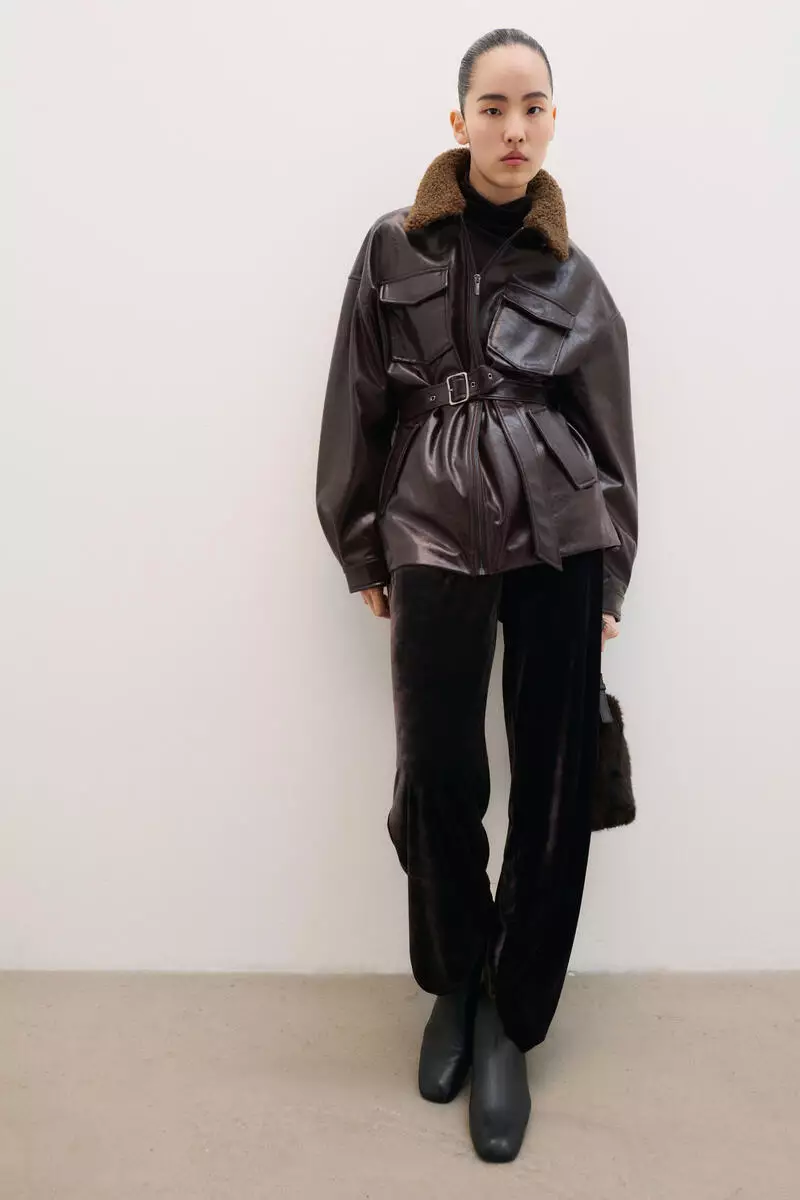 Heeled leather boots