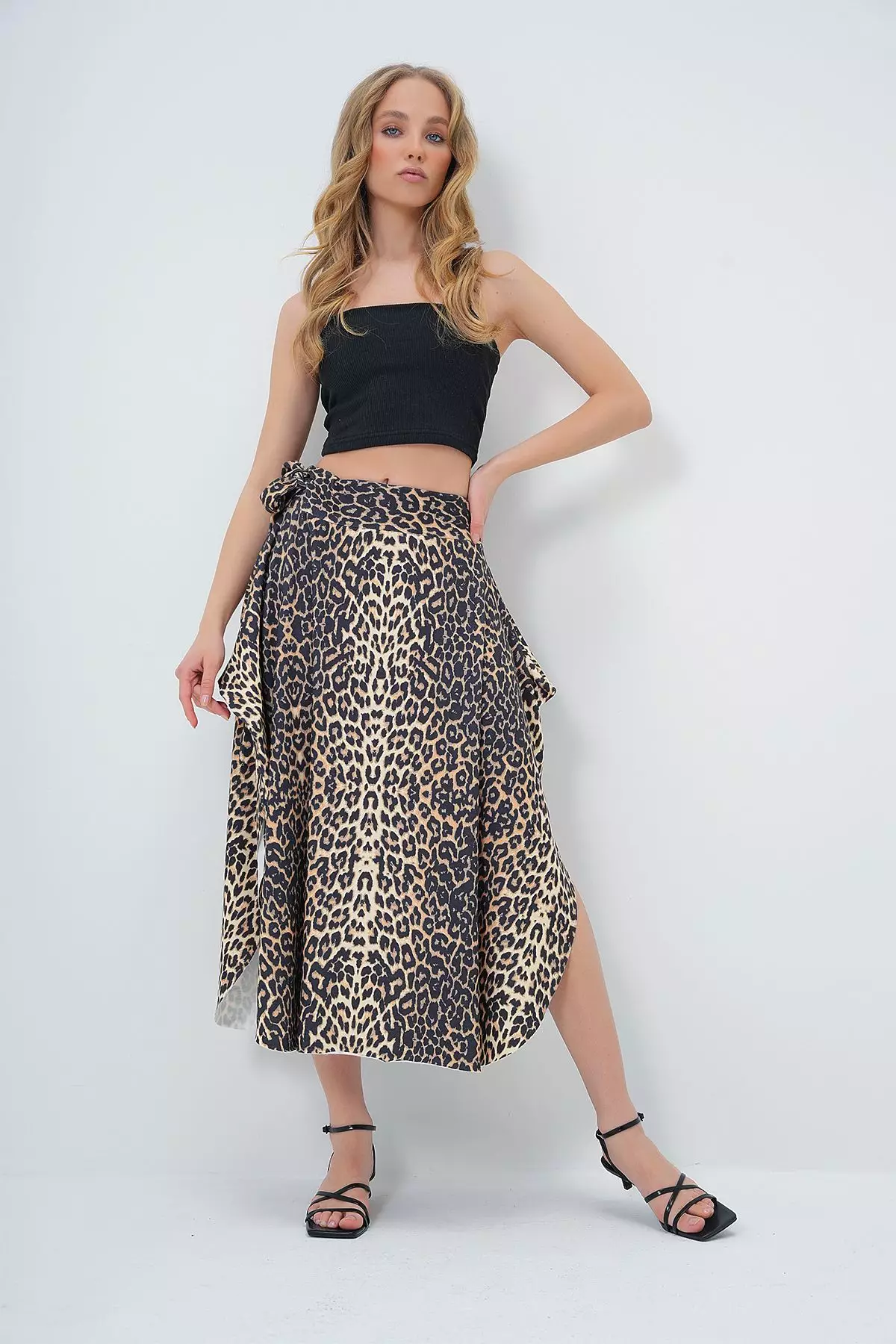 Women's Leopard Asymmetric Cut Tied Waist Skirt