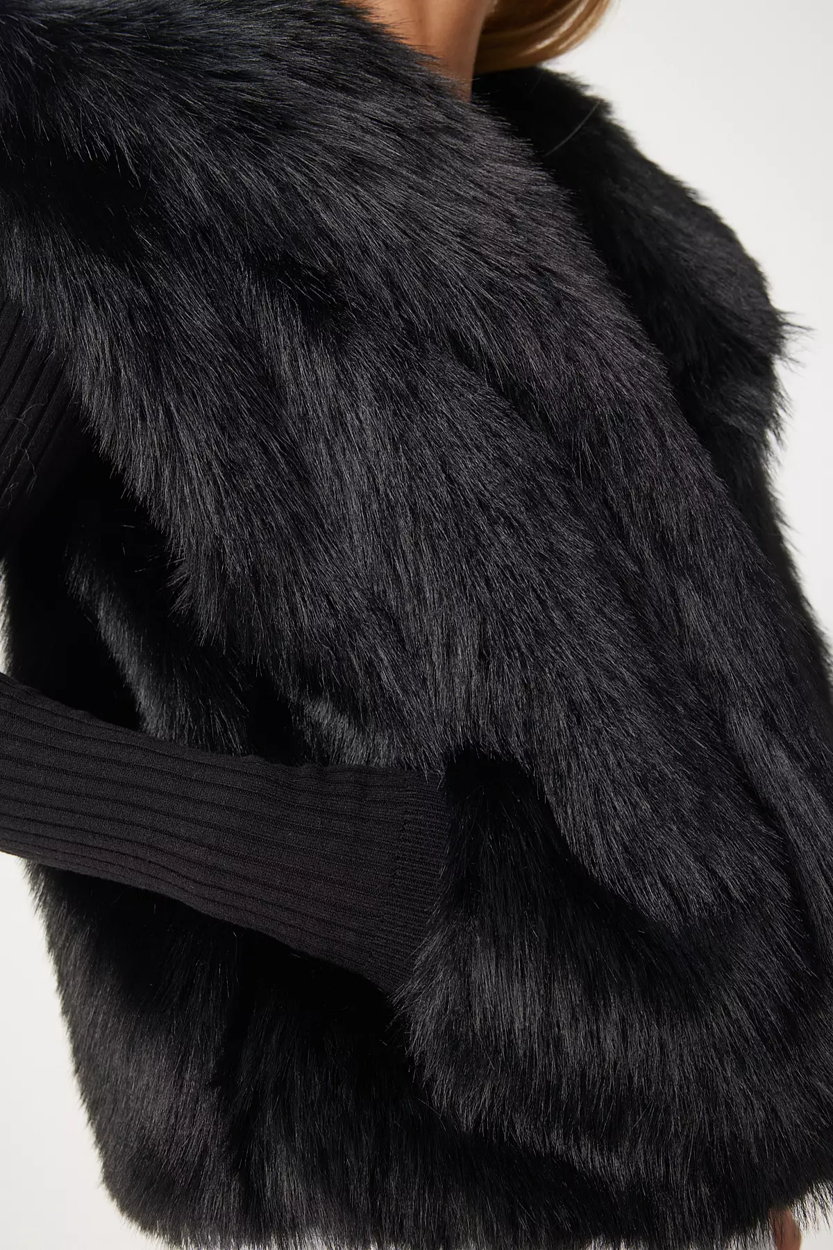 Black Faux Fur Women's Vest - Yl00003