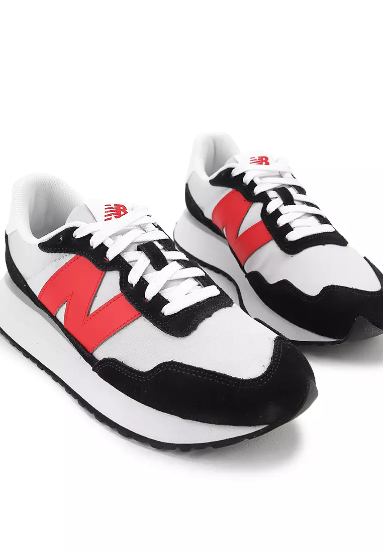 237 Classic Lifestyle Shoes