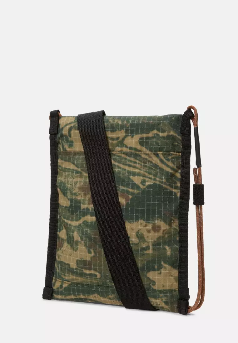 City Traverse Lite Camo Passport Holder