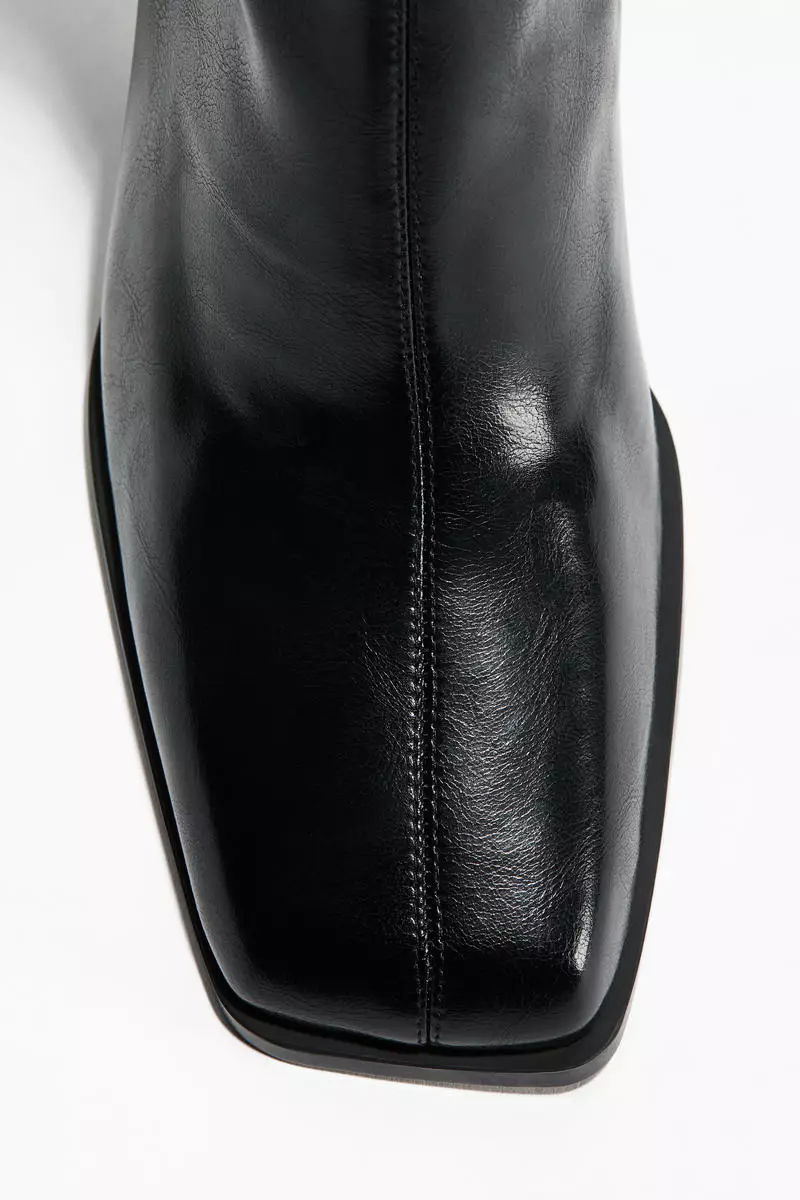 Block-heeled ankle boots