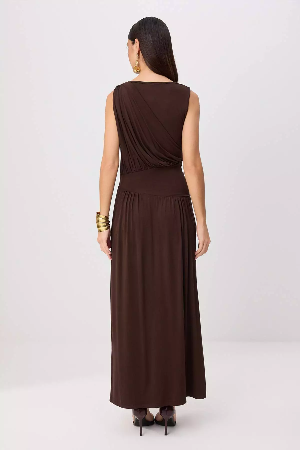 Brown Shirred Drape Detailed Sleeveless Maxi Evening & Graduation Dress Tprss26Ae00224