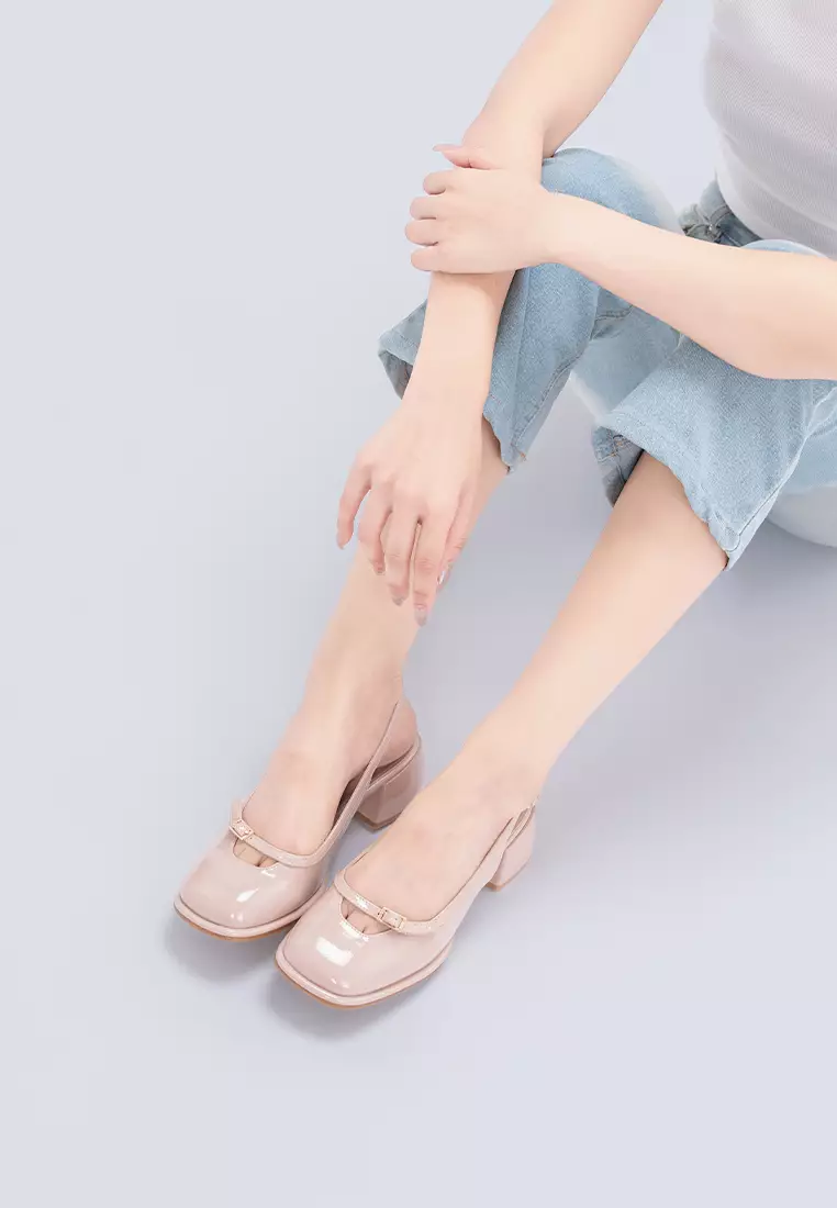 STEP-WIDE SQUARE TOE SLINGBACK CHUNKY HEEL