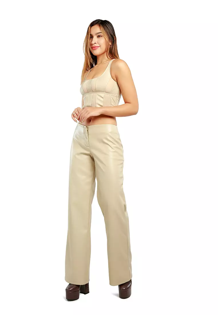 Celana Lurus Pinggang Rendah di Batu