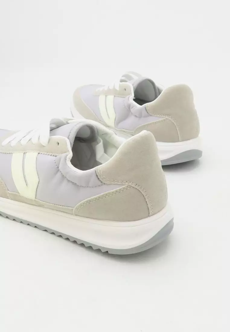 Casual Sneakers