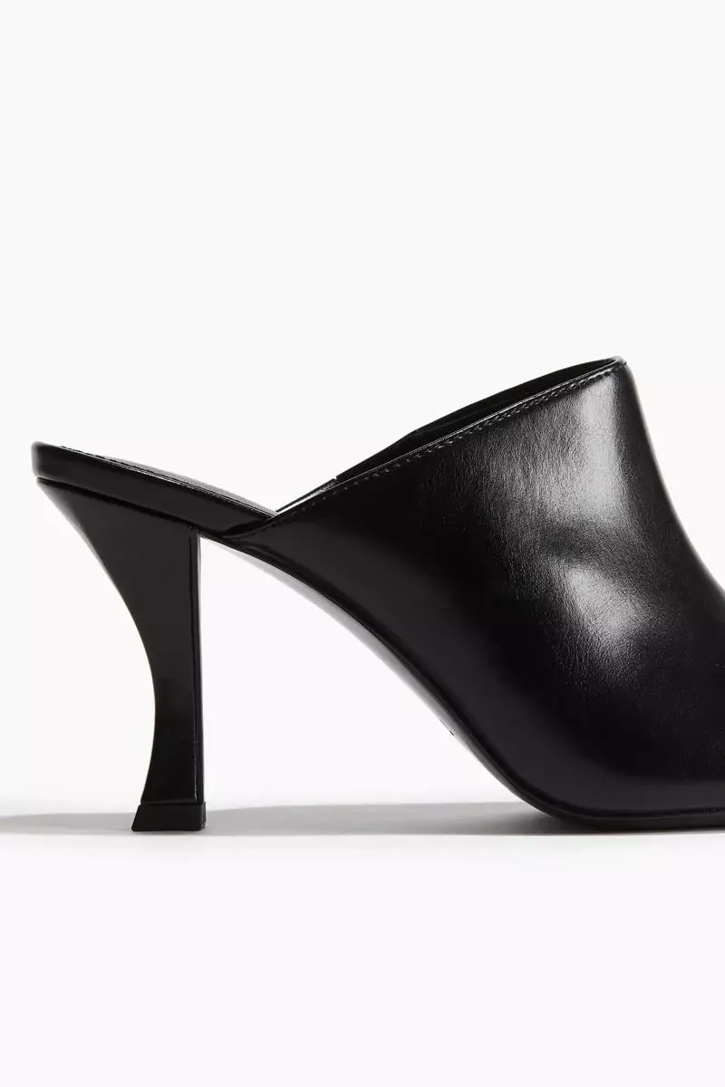 Heeled square-toe mules