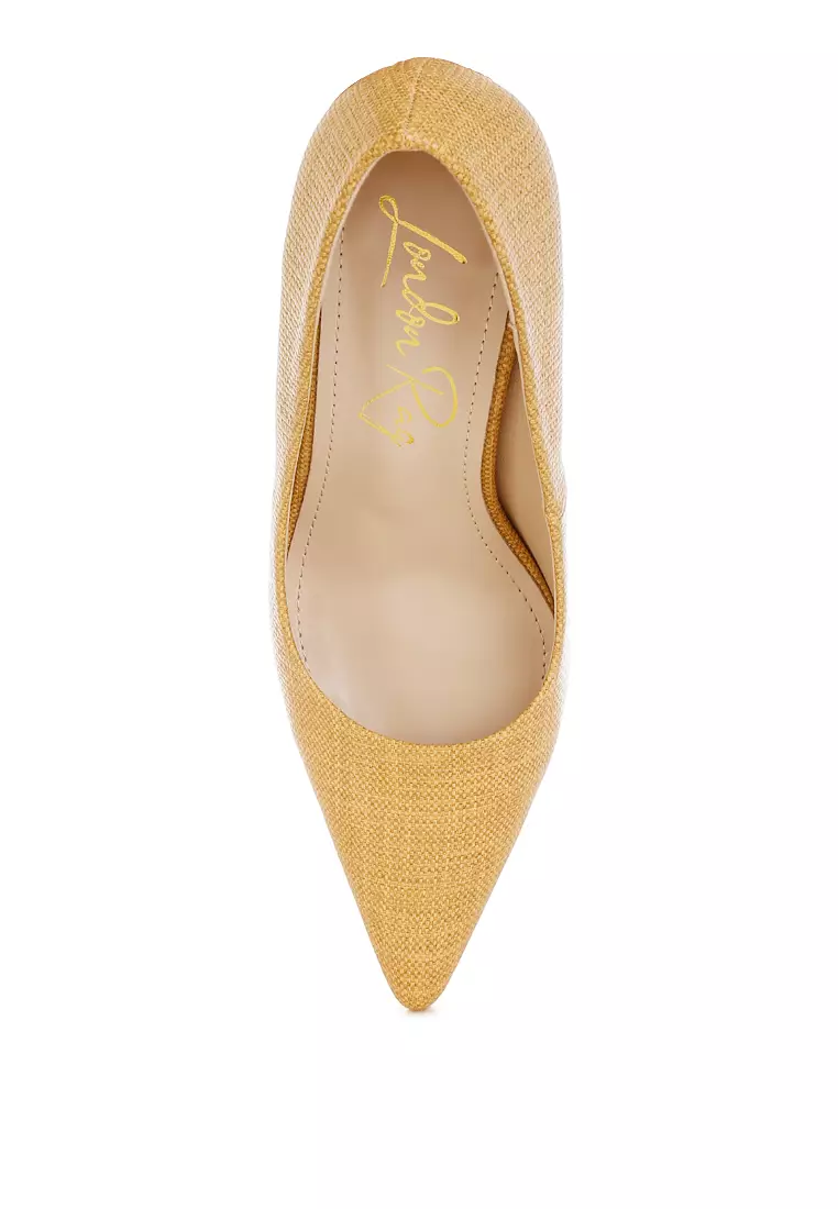 Sepatu Hak Tinggi Ujung Lancip Warna Beige