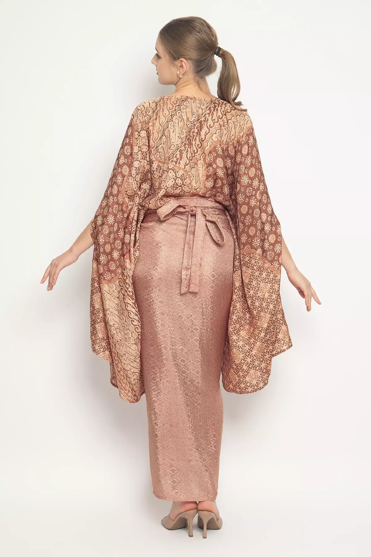 Nindy Set in Nude Brown