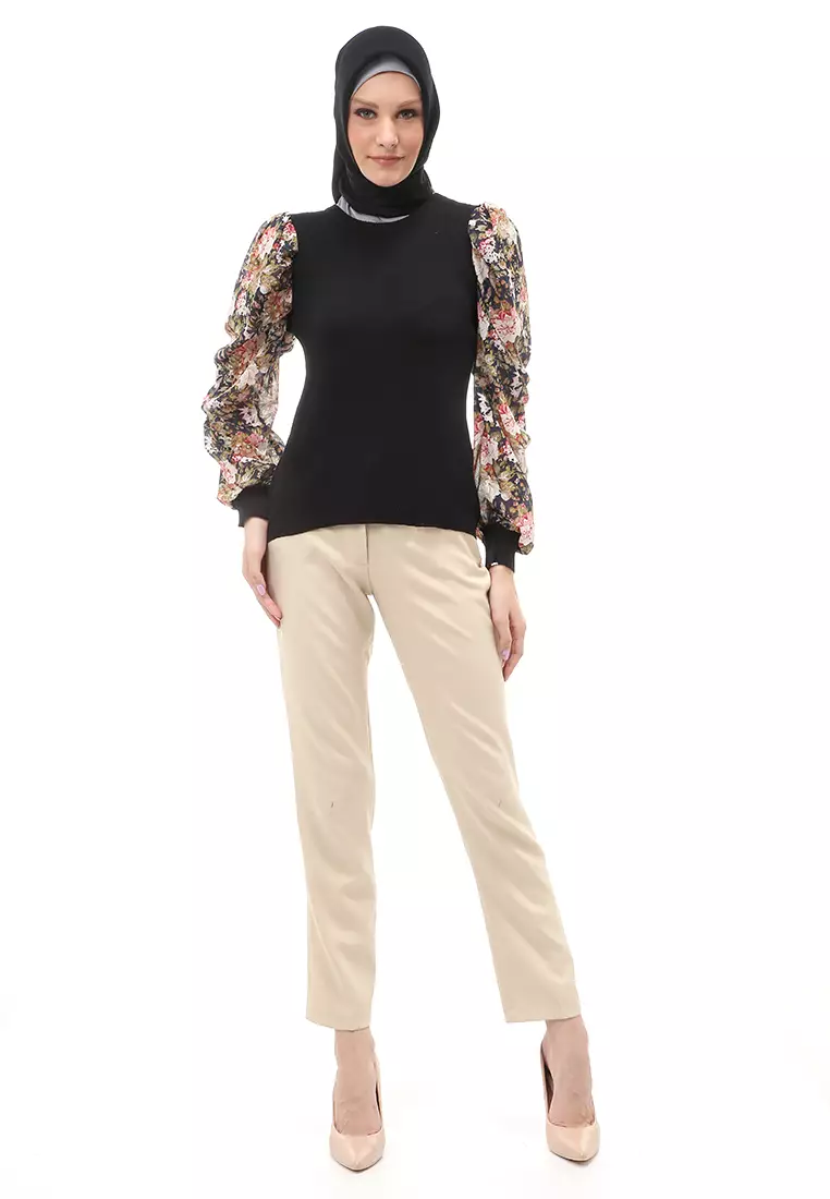 Kartika Blouse Muslimah Atasan Wanita Long Sleeve Motif CarnationRegular Fit - Hitam
