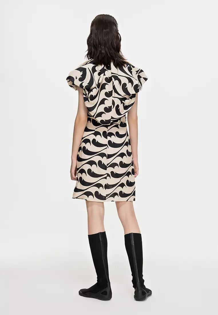 Eco-Friendly S-Line Fitted Avant-Garde Sleeveless Dress