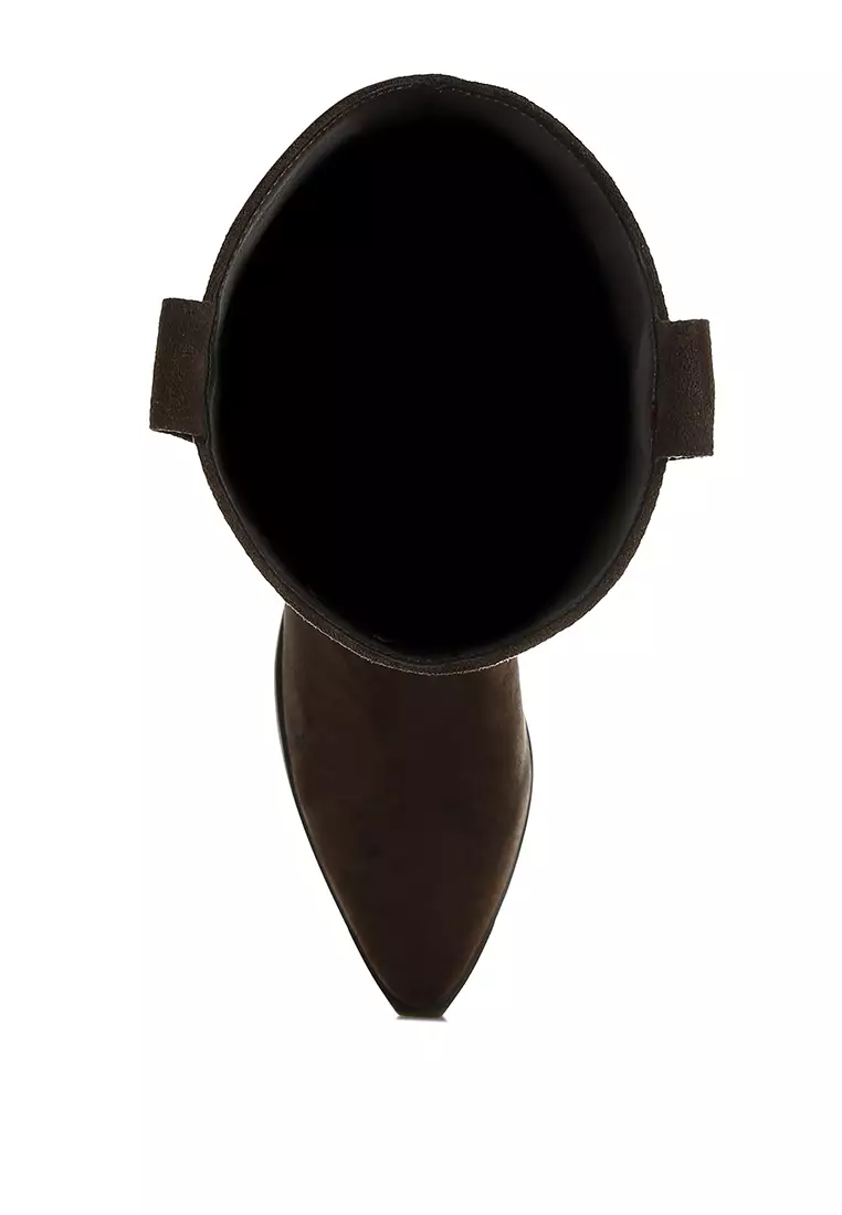 Sepatu bot koboi berhias kancing warna coklat