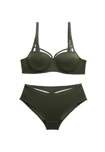 W.Excellence green Premium Green Lace Lingerie Set (Bra and Underwear) 2A696USC0A5605GS_1