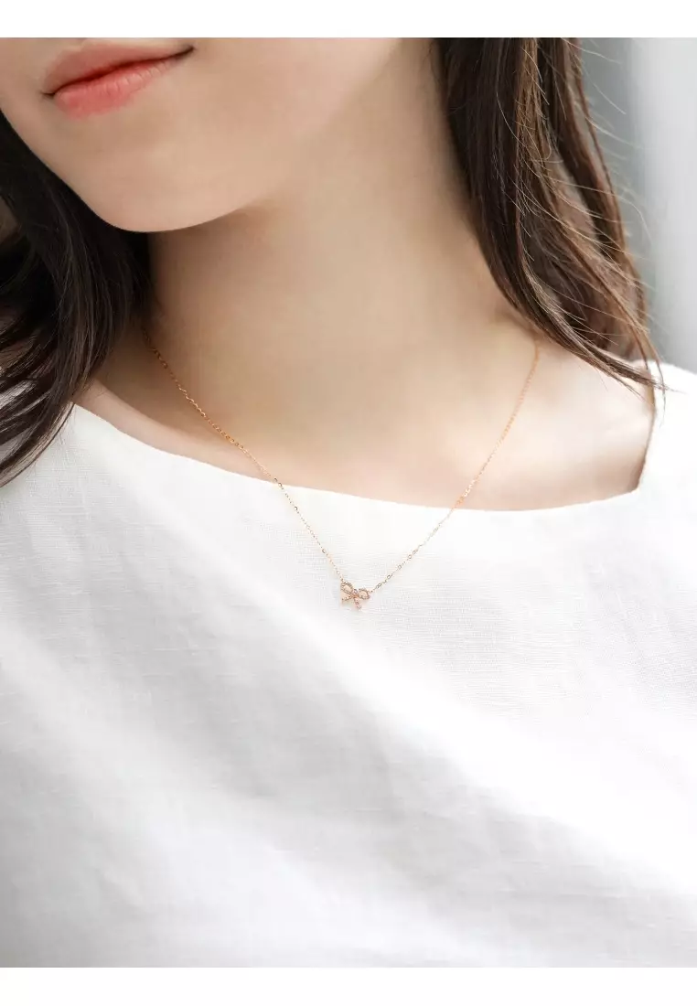 Delicate Gold 18K Rose Gold 0.074 Carat (I-J Color, VS1-VS2 Clarity) Diamond Bowtie Necklace for Women 92287N