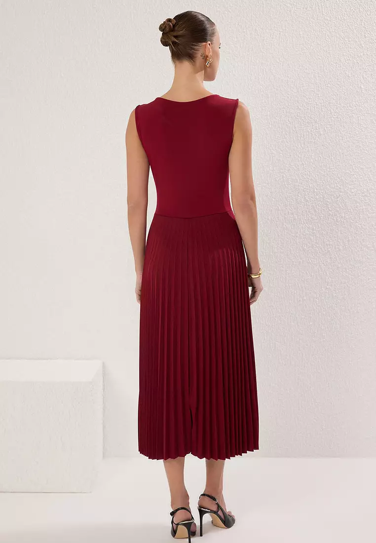 Burgundy Pleated Lined Sleeveless Stretch Knit Midi Dress TWOSS24EL00785