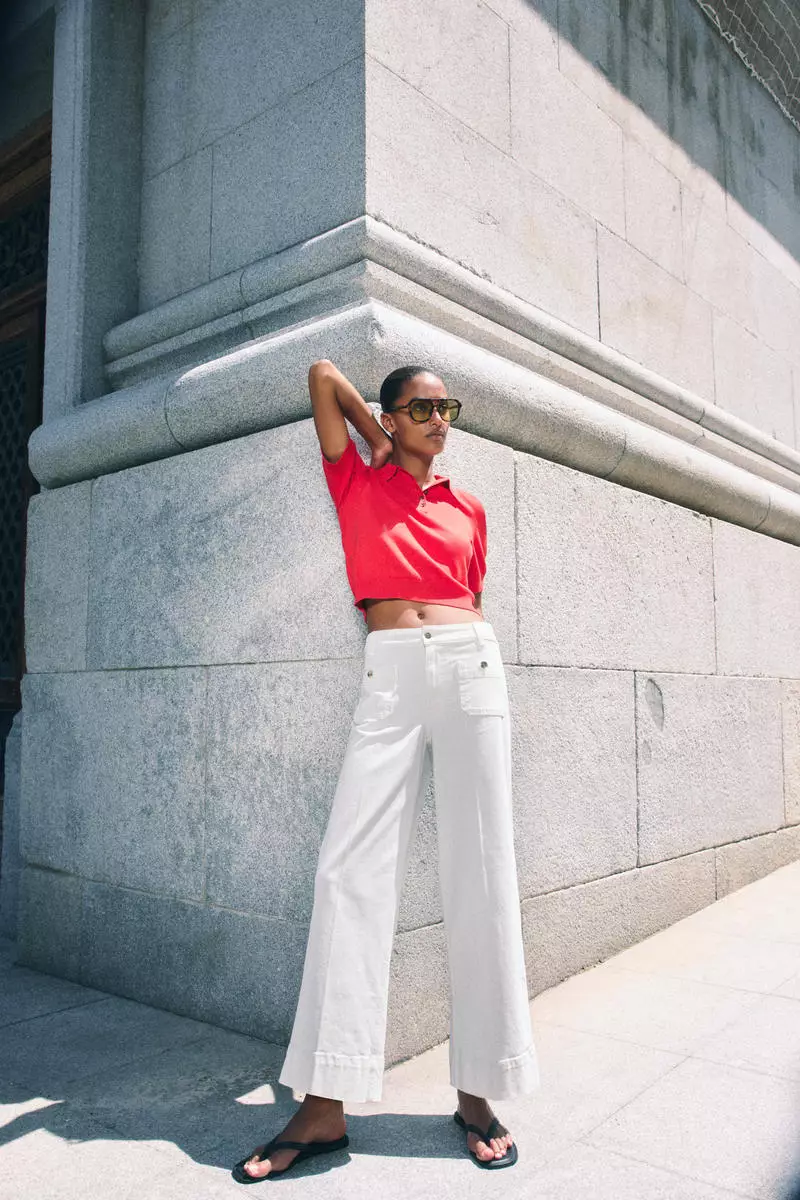 Wide High Ankle Jeans