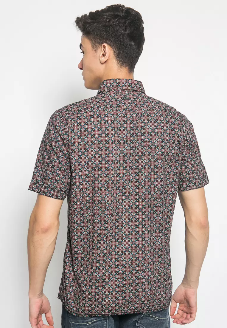 Regular Fit - Kemeja Casual - Full Motif - Maroon