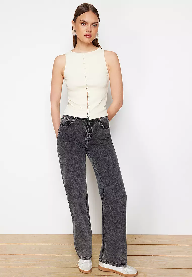 Buttoned Fitted Ribbed Flexible Knitted Top