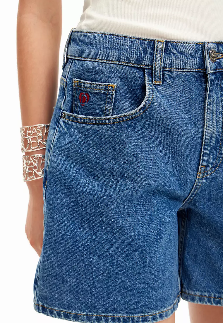 Acquista Armani Exchange Pantaloni corti slim su