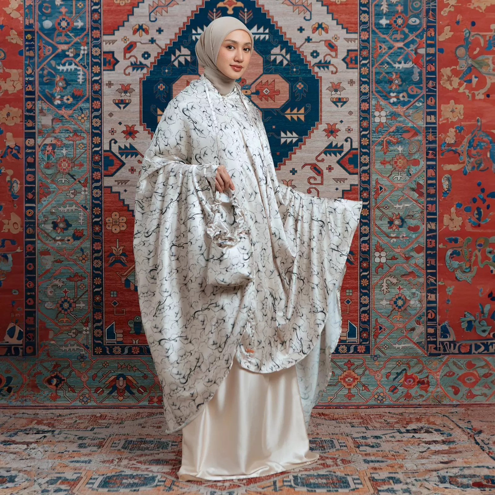 Mida Prayer Set Powder Haze