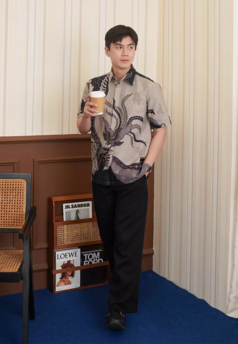 Enzy Batik Essential Kemeja Batik Pria Lengan Pendek Adinata - Grey