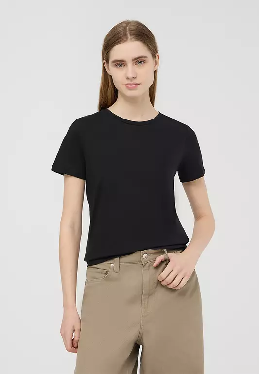 Woman Short-Sleeved T-Shirt