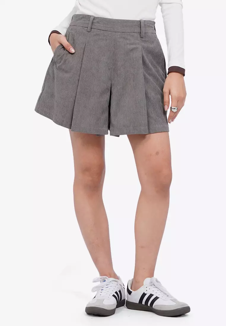 Front Pleats Corduroy Shorts