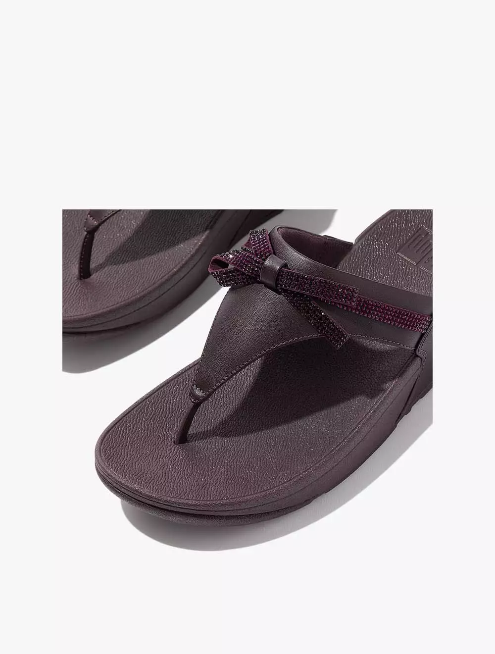 Fitflop Lulu Glitz-Bow Leather Toe-Post Sandals - Plumberry