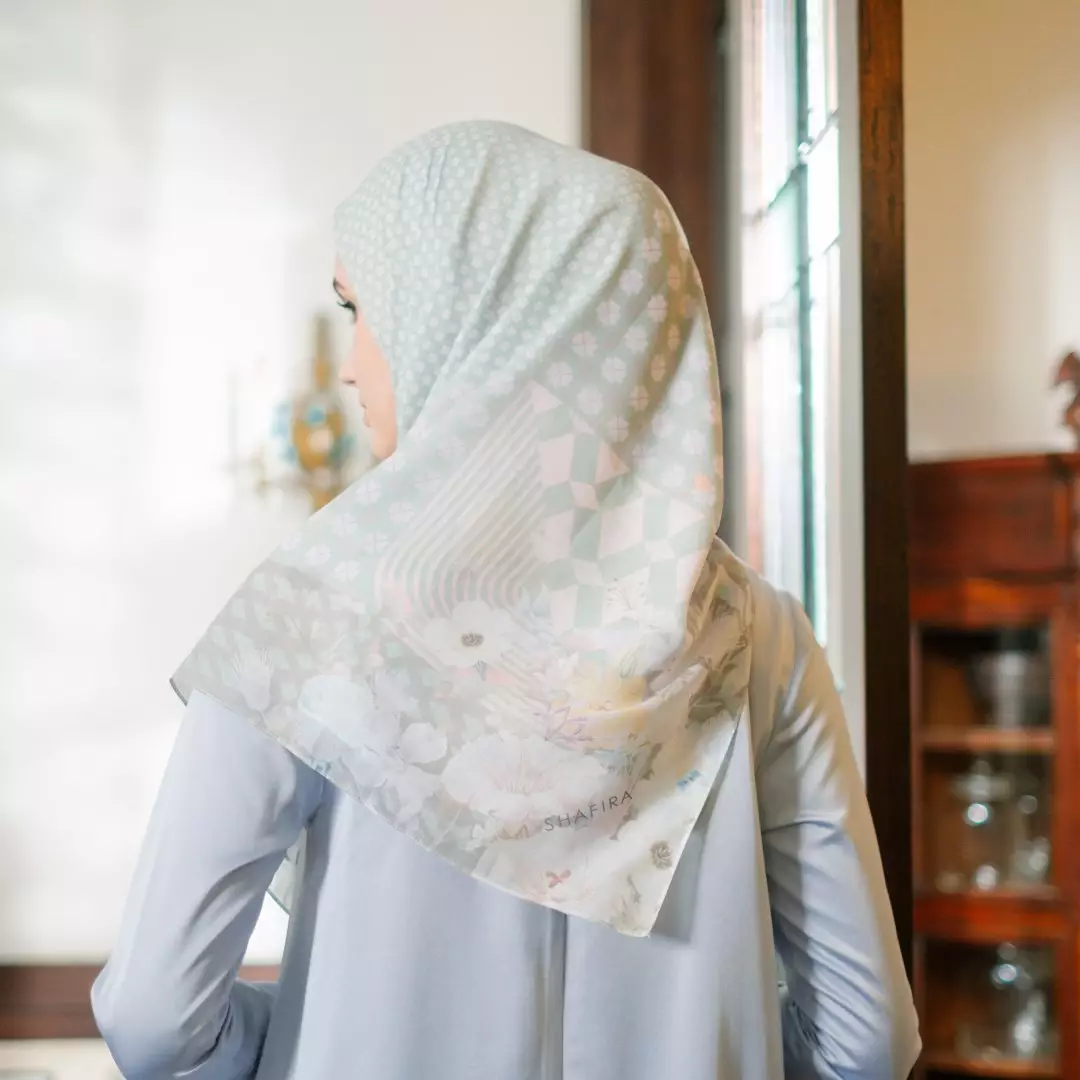 Gwenn Scarf Printed | Hijab Kerudung Segi Empat Motif Sweet Green