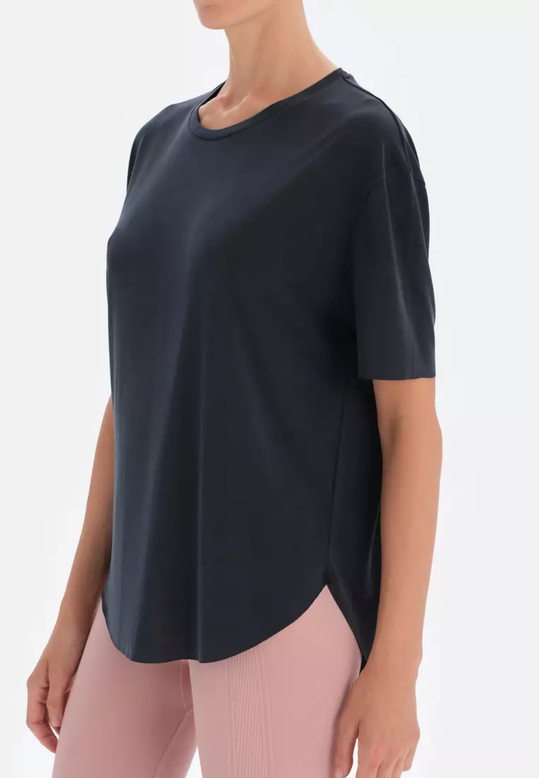 Black T-Shirt, U-Neck, Regular Fit, Long Sleeve Activewear for Women